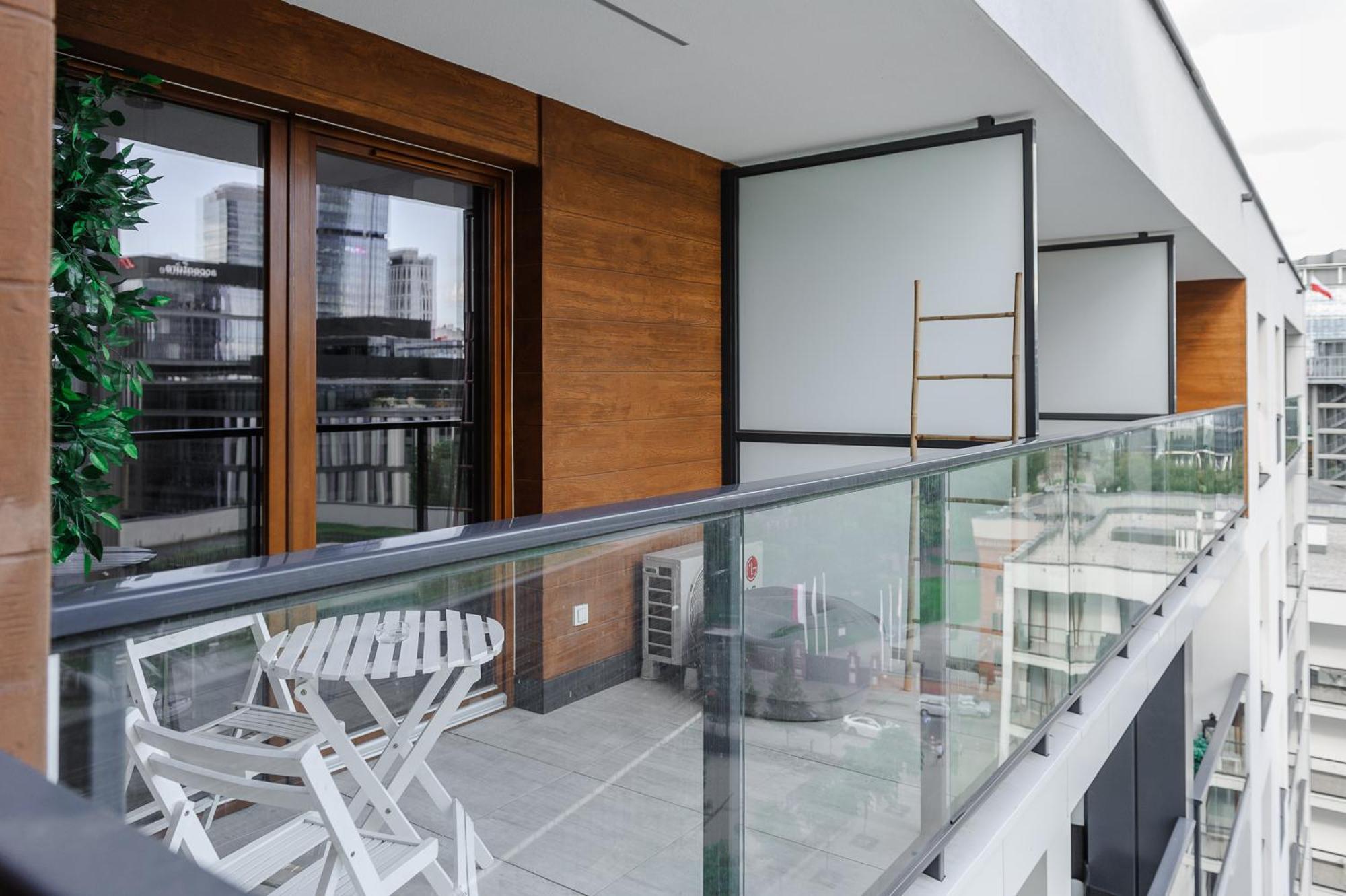 Lumina Apartment With Parking Near Muzeum Powstania Varşova Dış mekan fotoğraf